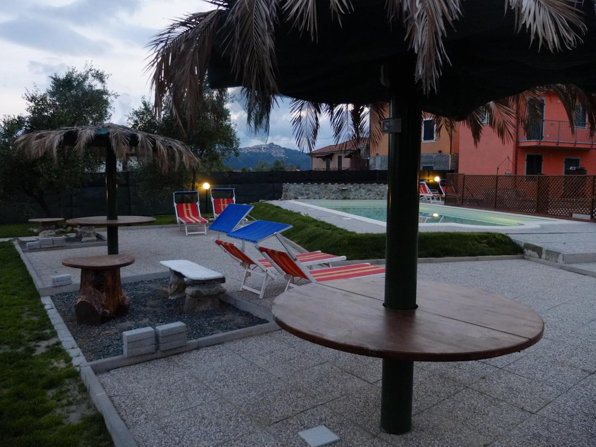La Fonda Casa Vacanze-Appartamenti Con Piscina Santo Stefano di Magra Exterior photo